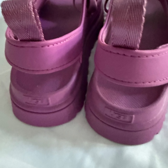 UGG Golden Glow Sandals Fuchsia - Picture 4 of 8